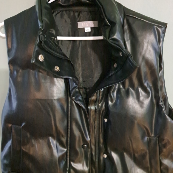 Vest - Picture 3 of 10